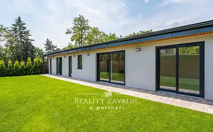 Prodej domu 102 m² s pozemkem 289 m², Za černým mostem, Praha 9 - Kyje