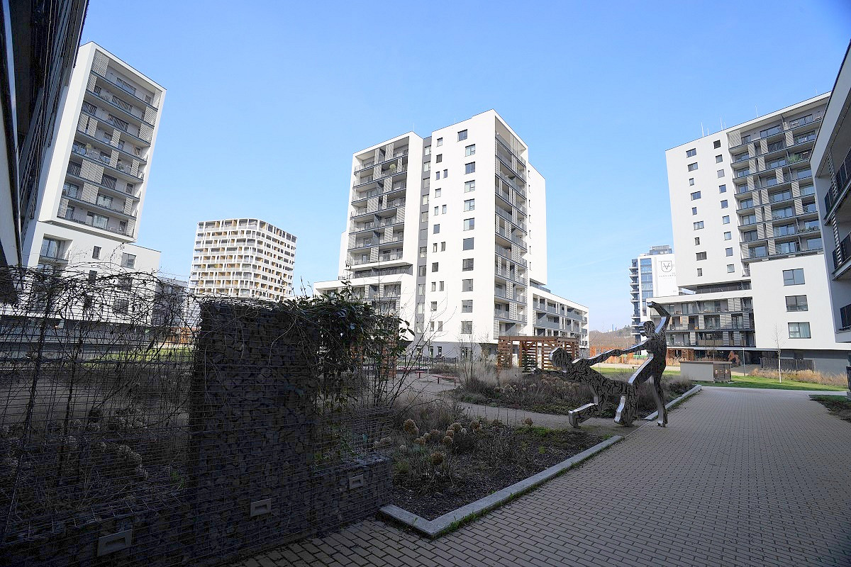 Pronájem bytu 1+kk 39 m² – fotografie 3