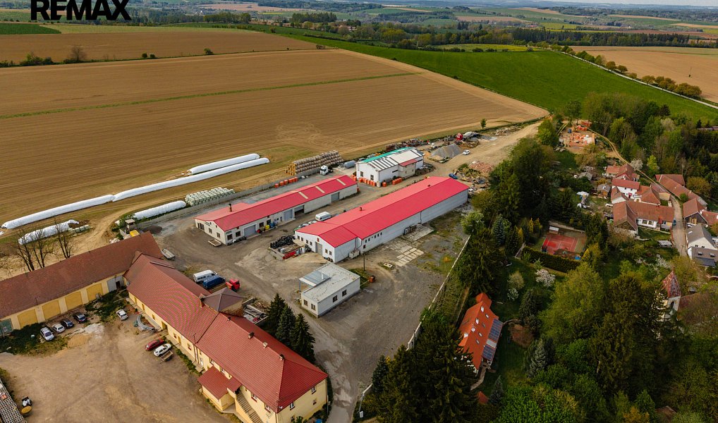 Prodej výrobních prostor 2 100 m², Buřenice – náhled fotky 2