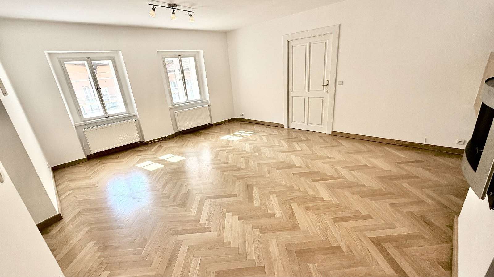 Pronájem bytu 4+kk 100 m² — photo 3