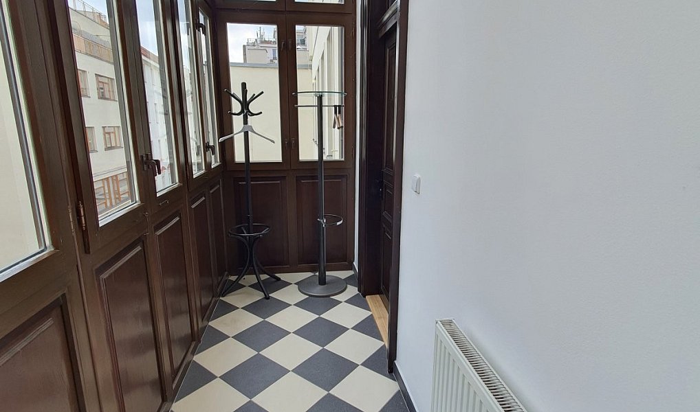 Pronájem bytu 2+kk 65 m², Praha – náhled fotky 12