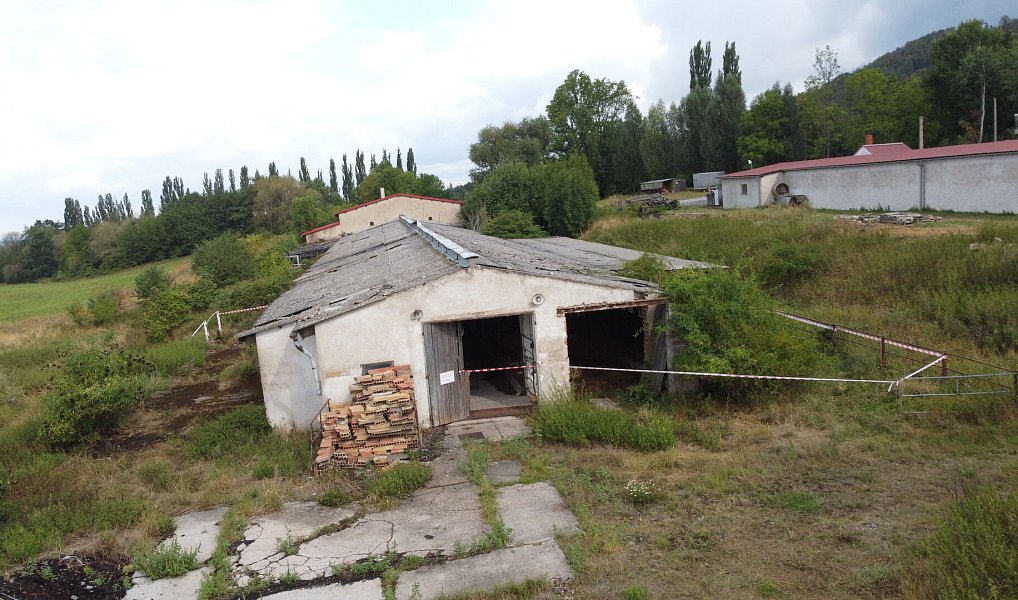 Prodej zemědělského objektu 1 050 m², Žlebské Chvalovice – náhled fotky 2