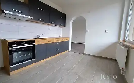Pronájem bytu 4+1 75 m², Přeštěnice, okres Písek