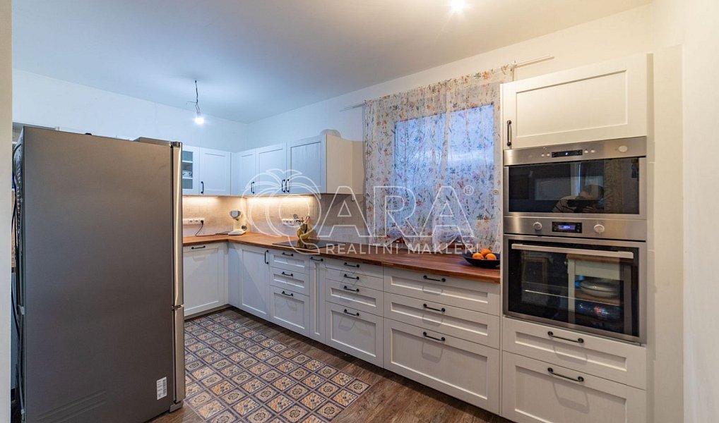 Prodej domu 105 m² s pozemkem 2 043 m², Lochovice – náhled fotky 2