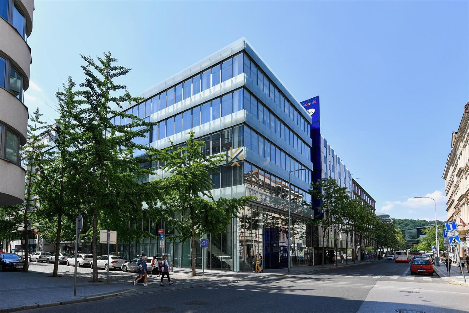 Pronájem kanceláře 848 m²