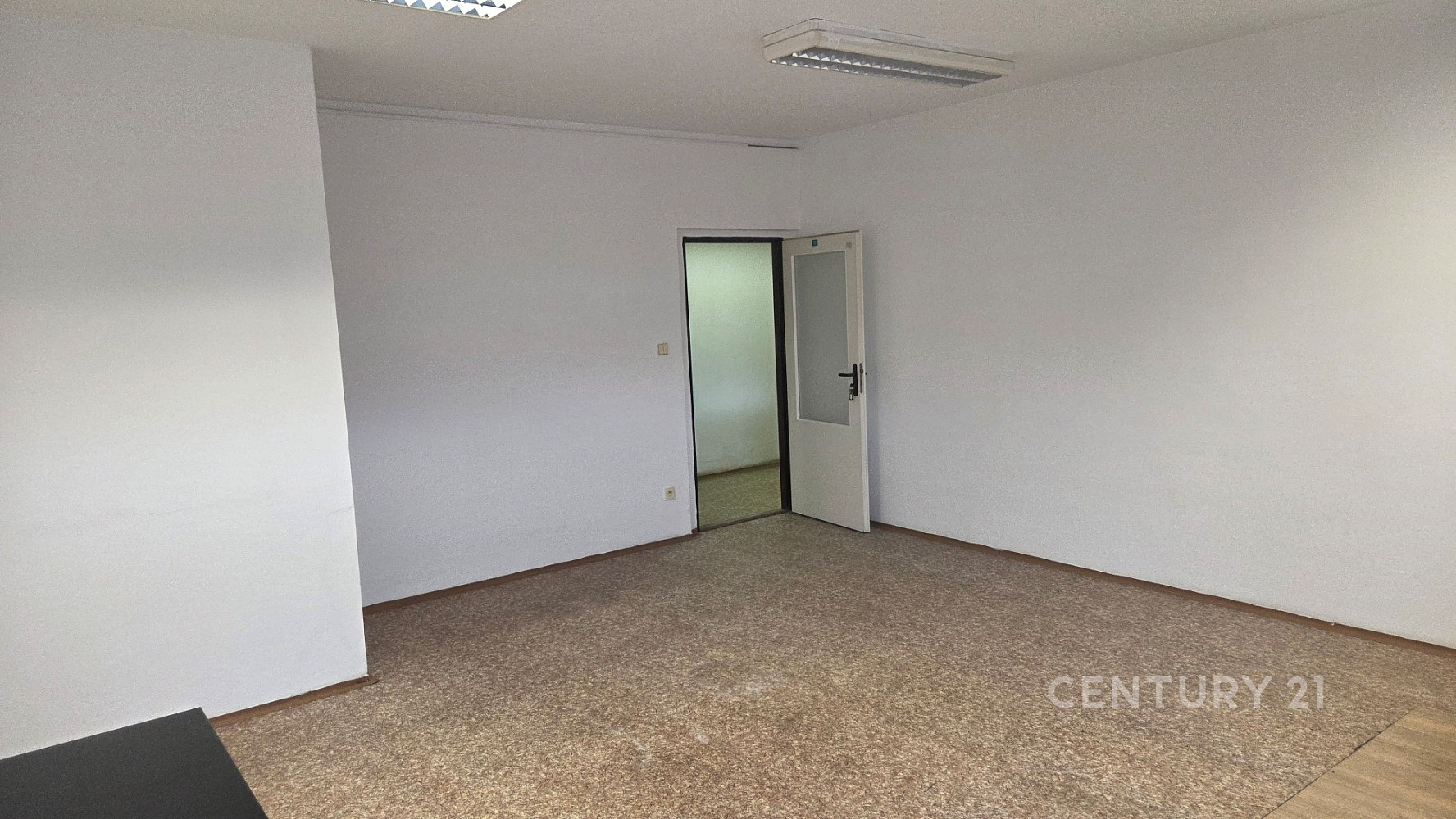 Pronájem kanceláře 86 m² – fotografie 4