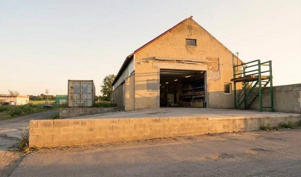 Prodej výrobních prostor 850 m², Psáry – náhled fotky 3