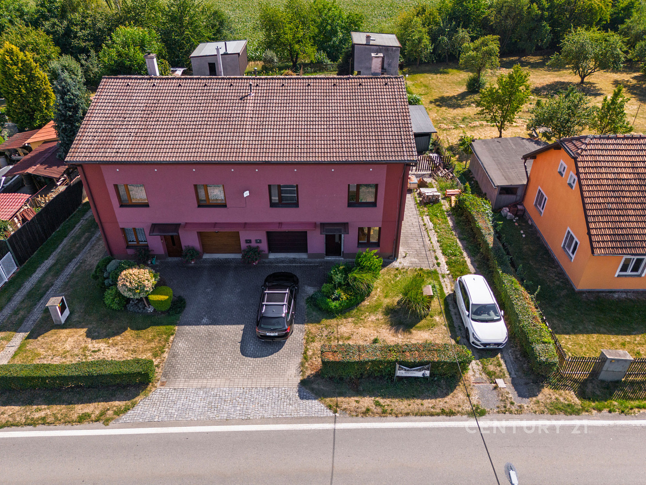 Prodej domu 197 m² s pozemkem 817 m² – fotografie 2