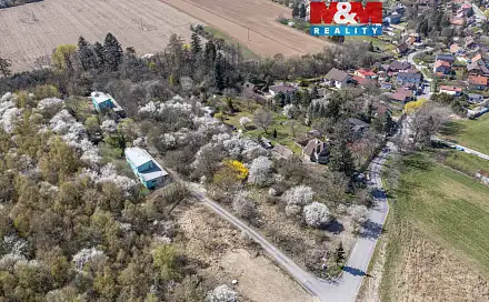 Prodej stavebního pozemku 3 021 m², Na Pazderně, Škvorec, okres Praha-východ