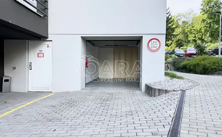 Prodej samostatné garáže 16m2, Praha 2 - Vinohrady, Perucká, Perucká, Praha 2 - Vinohrady
