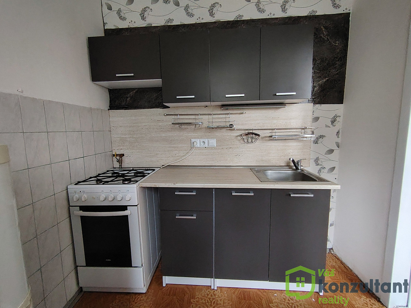 Pronájem bytu 2+1 38 m² – fotografie 3