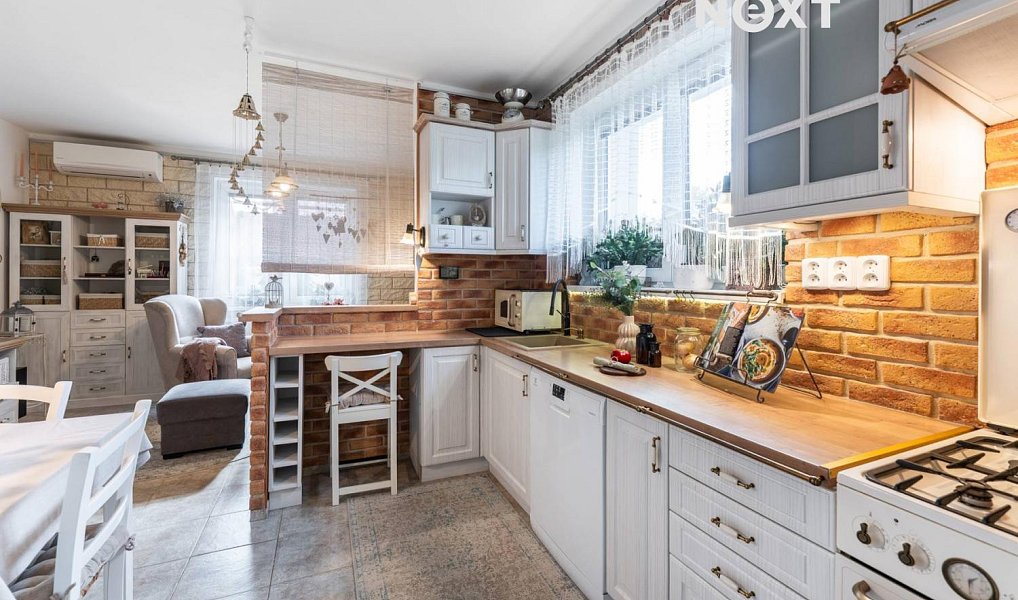 Prodej domu 180 m² s pozemkem 563 m², Mukařov – náhled fotky 2