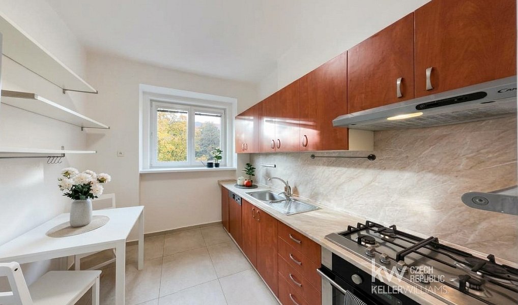 Pronájem bytu 1+1 33 m², Praha – náhled fotky 2