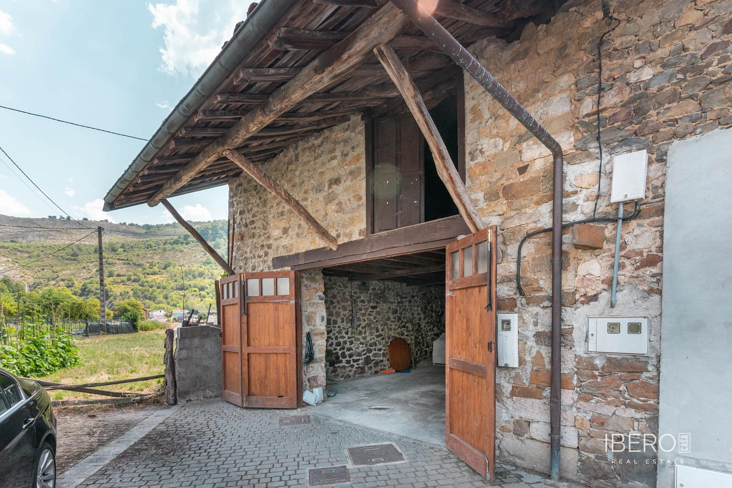 Prodej domu 905 m² s pozemkem 783 m²