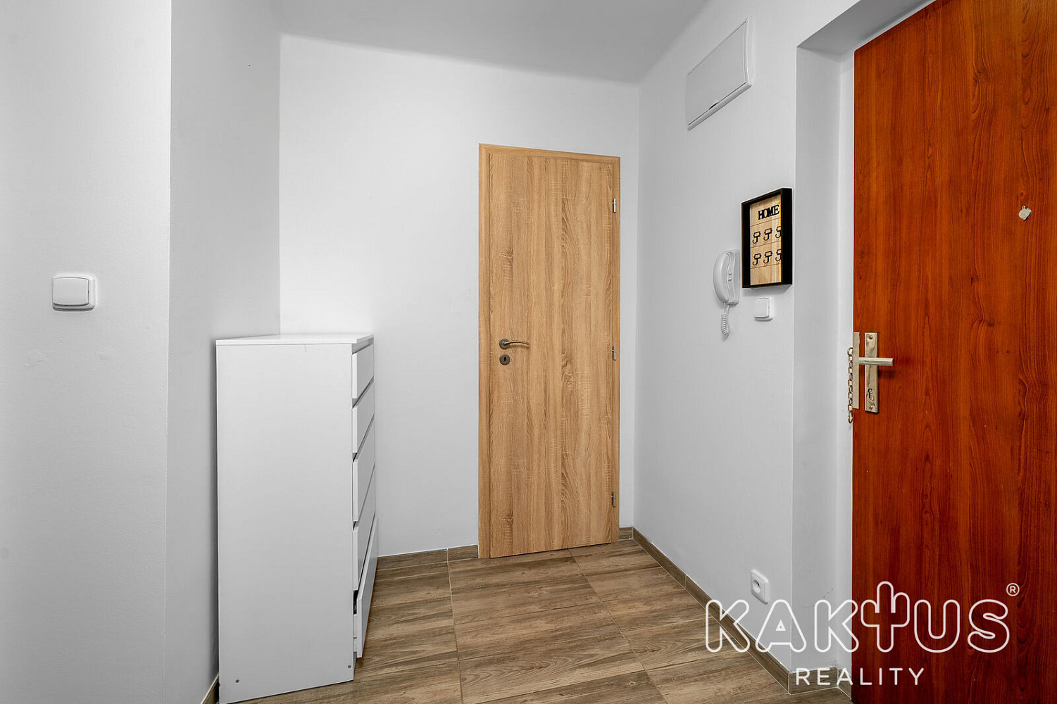 Pronájem bytu 2+1 50 m² – fotografie 3