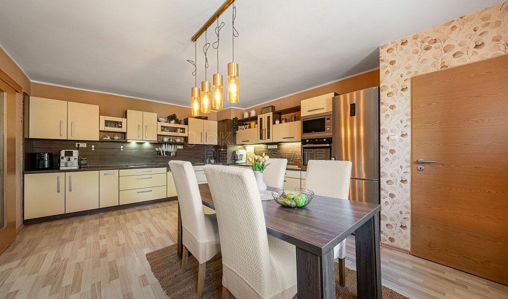 Prodej bytu 3+1 89 m², Ostrov – náhled fotky 3