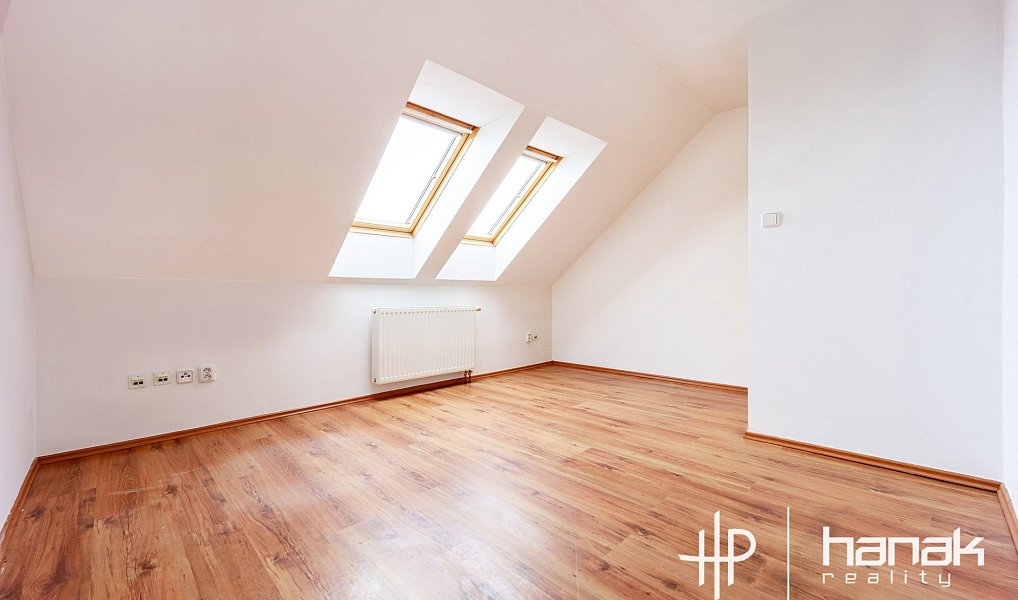 Prodej domu 259 m² s pozemkem 2 016 m², Strančice – náhled fotky 7