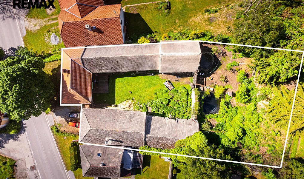 Prodej domu 185 m² s pozemkem 1 642 m², Horní Planá – náhled fotky 2