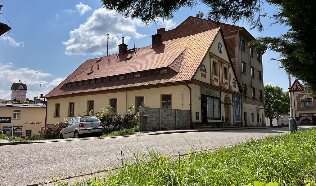 Prodej domu 552 m² s pozemkem 446 m², Broumov – náhled fotky 32