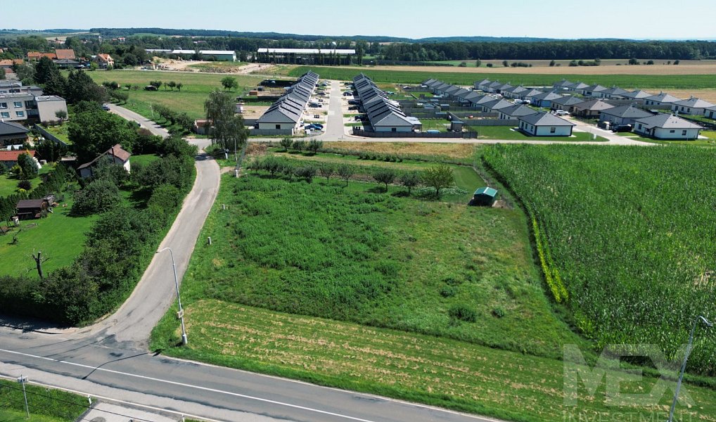 Prodej stavebního pozemku 1 882 m², Nechanice – náhled fotky 2