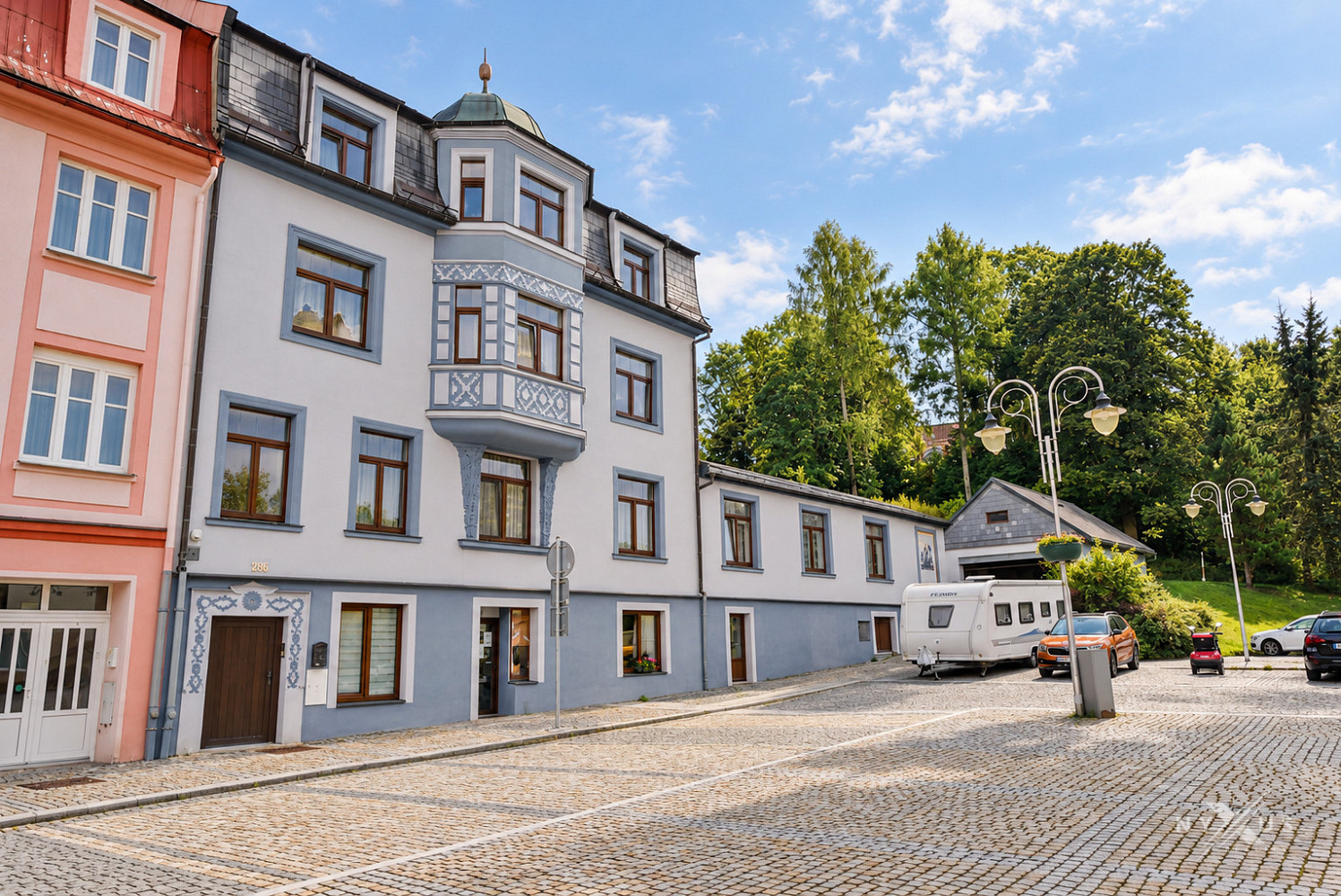 Prodej nájemního domu, činžáku 932 m²
