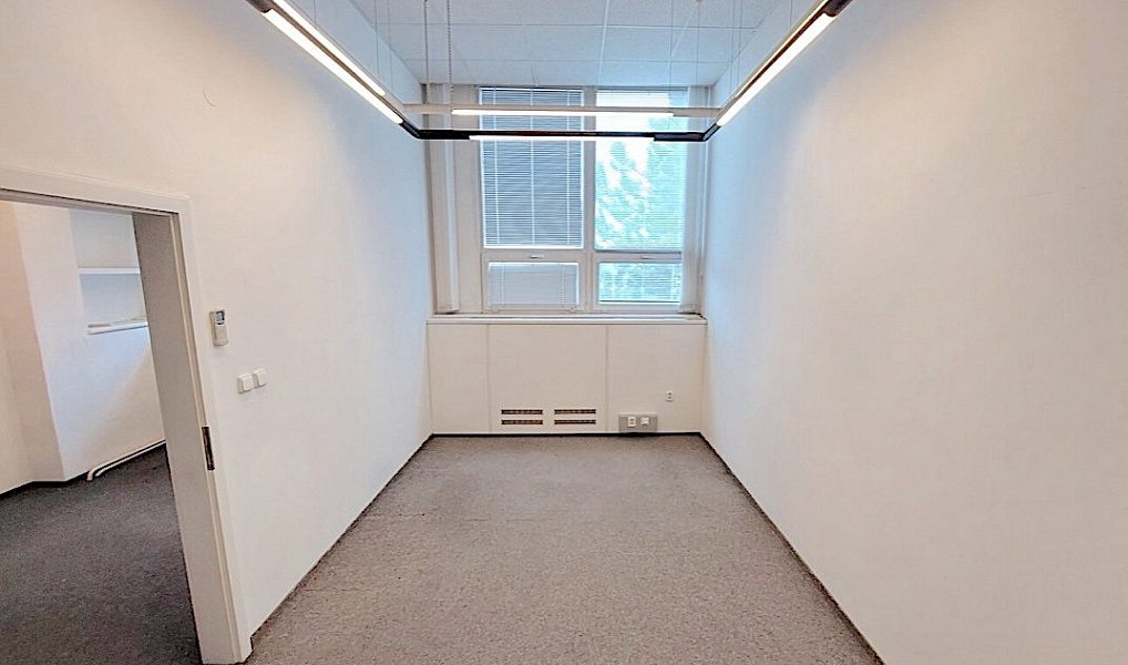 Pronájem kanceláře 85 m², Jičín – náhled fotky 3