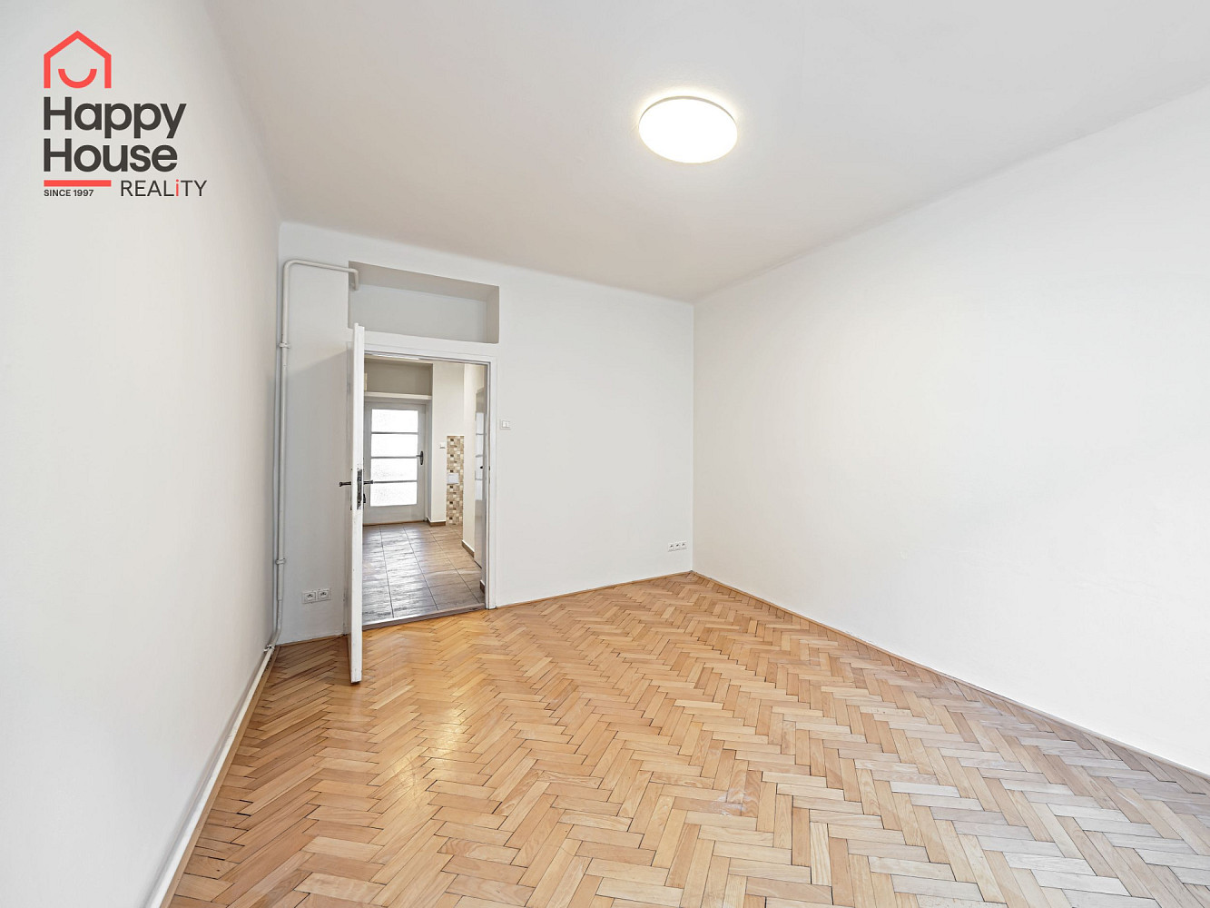 Pronájem bytu 2+kk 45 m² – fotografie 3