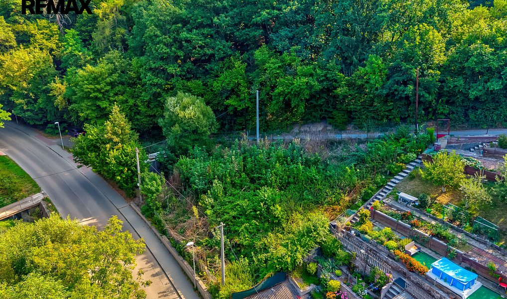 Prodej stavebního pozemku 710 m², Jílové u Prahy – náhled fotky 2