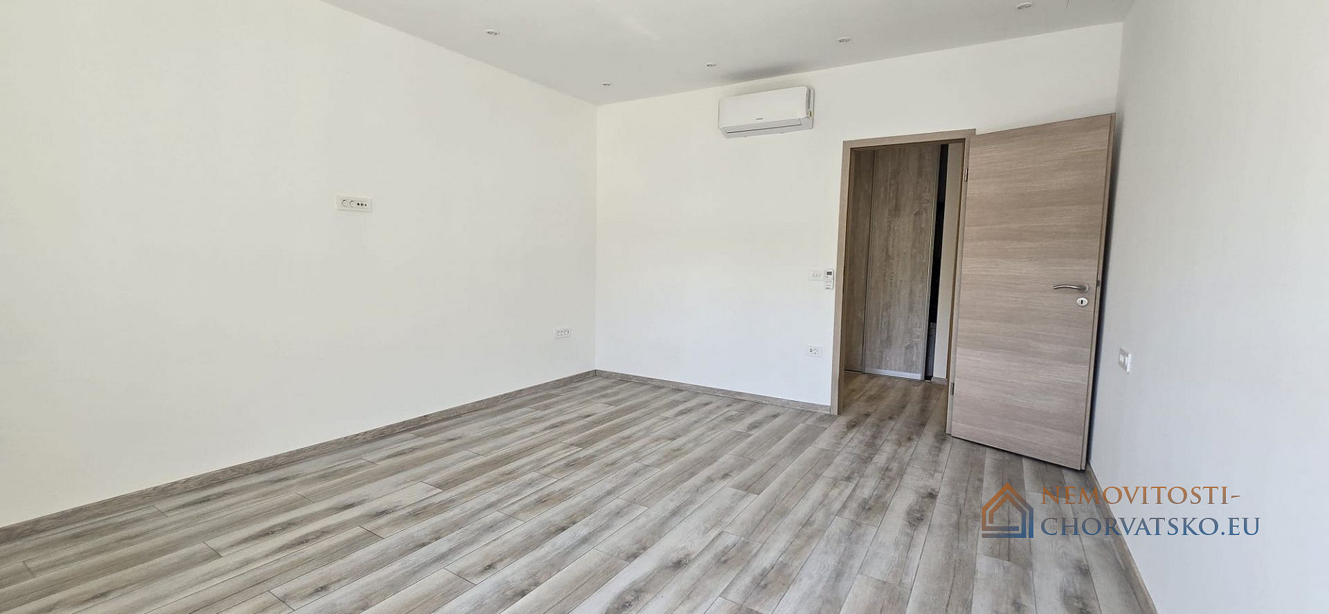 Prodej bytu 2+kk 73 m² – pohled 2