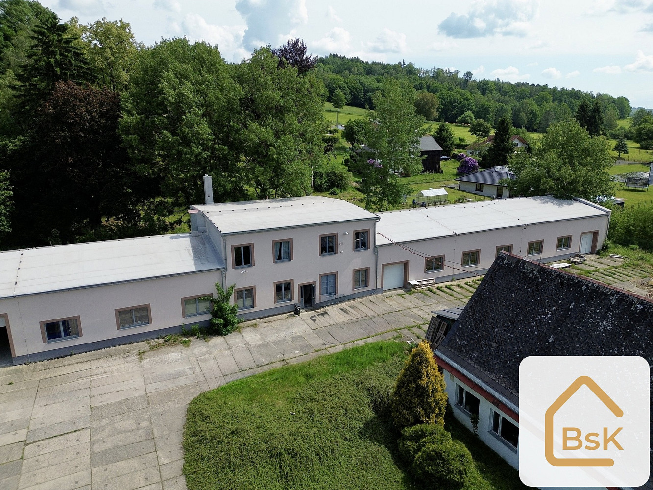 Prodej výrobních prostor 1 100 m²