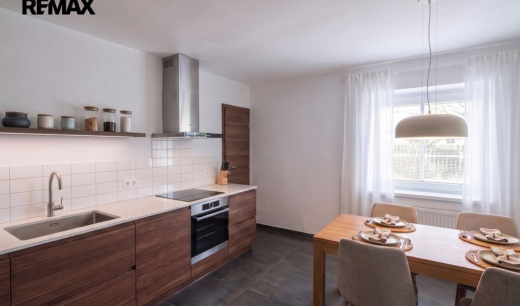 Prodej domu 240 m² s pozemkem 808 m², Karlovy Vary – náhled fotky 24