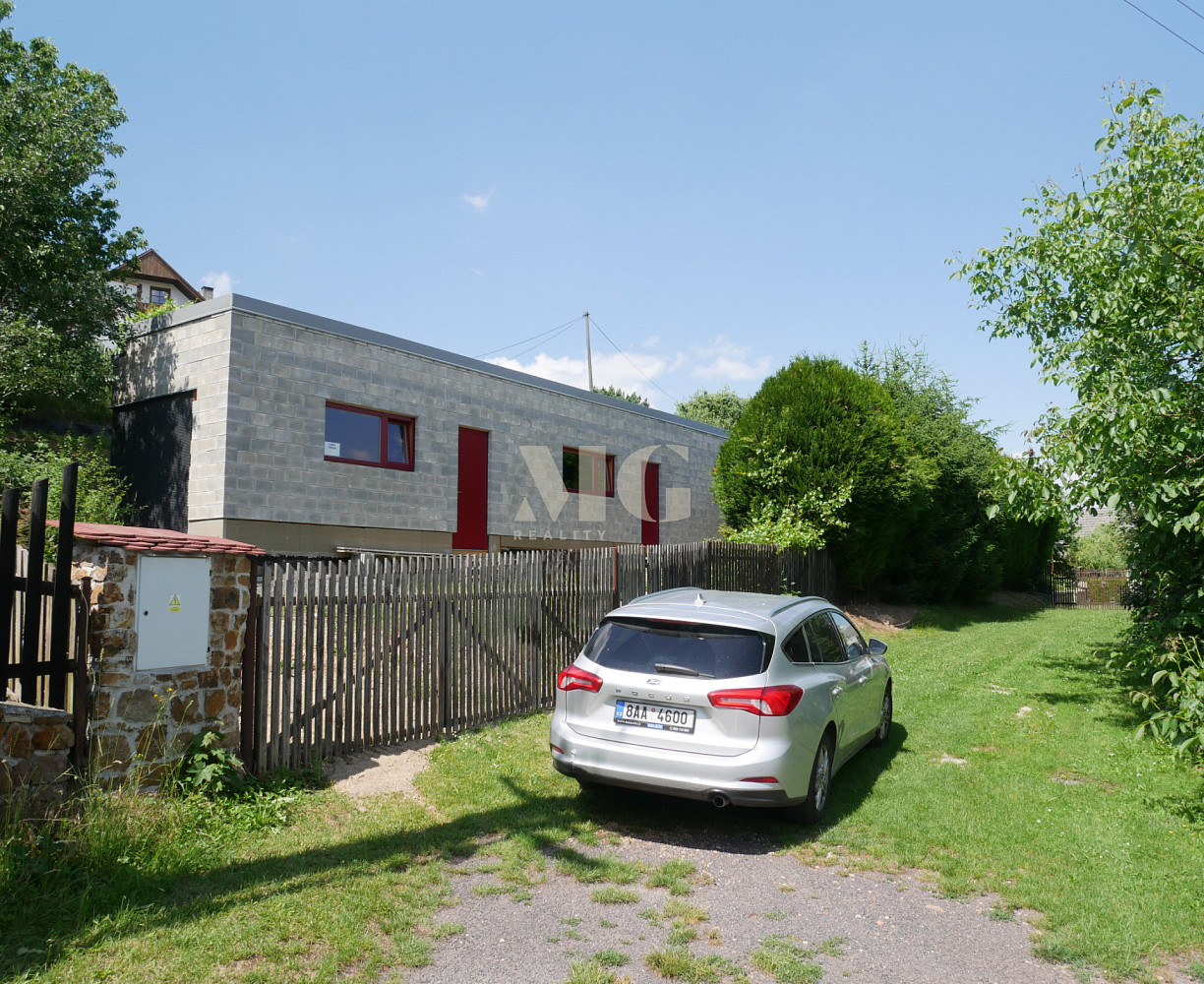Prodej domu 198 m² s pozemkem 701 m² — photo 2