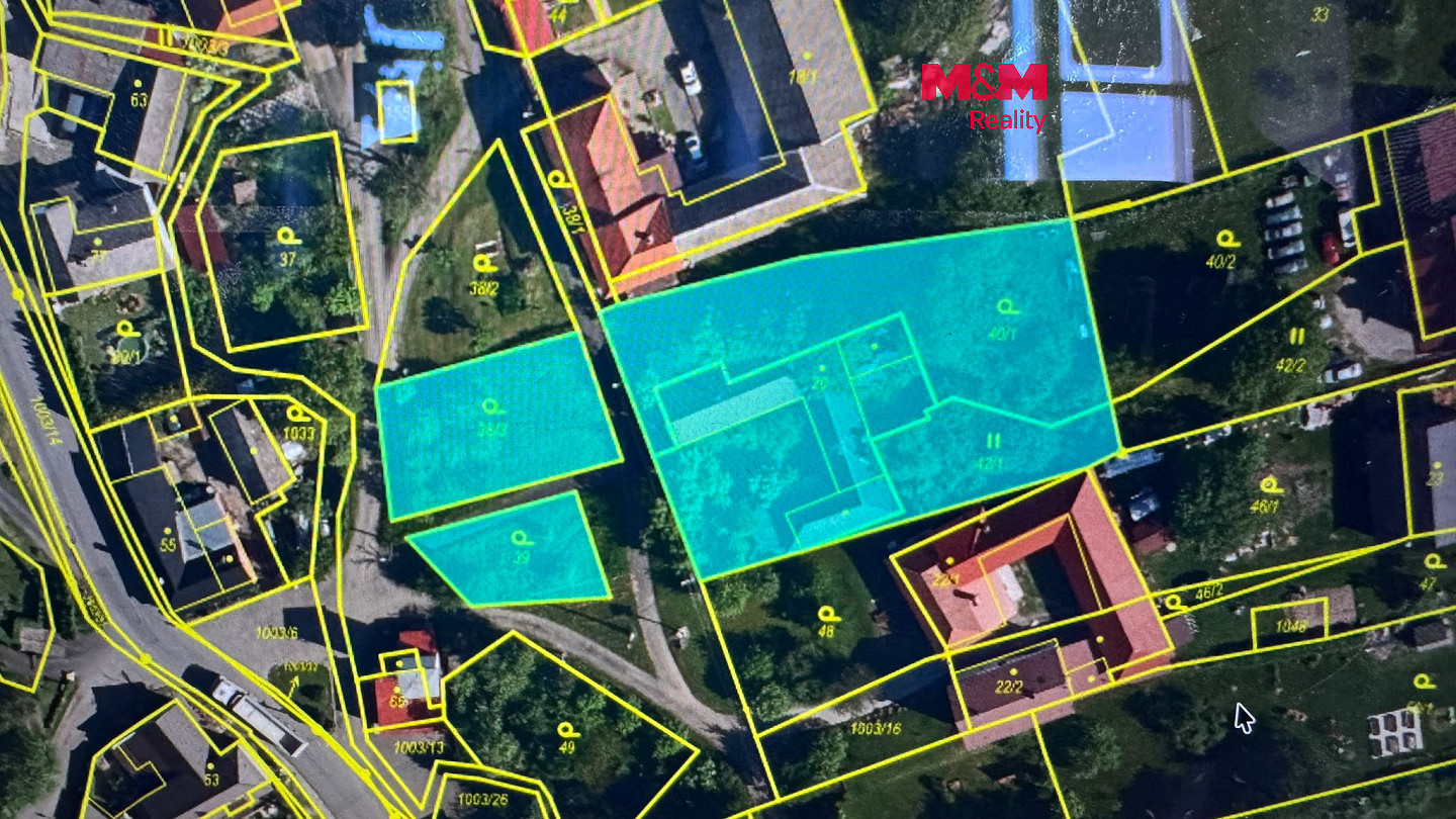 Prodej stavebního pozemku 2 707 m²