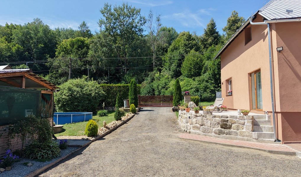 Prodej domu 157 m² s pozemkem 1 345 m², Bělá pod Bezdězem – náhled fotky 36