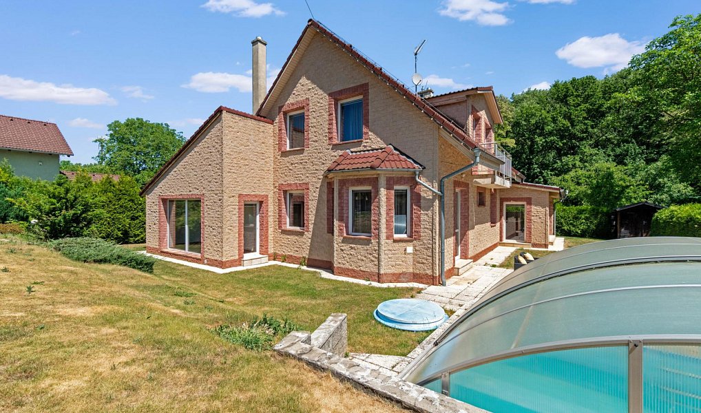 Prodej domu 202 m² s pozemkem 1 200 m², Praha – fotka 1 z 60