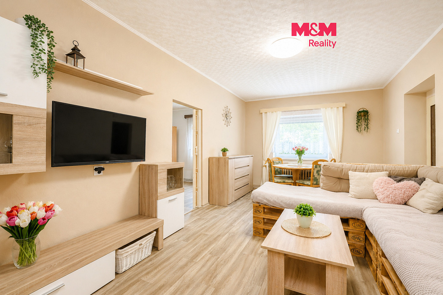 Prodej domu 180 m² s pozemkem 5 883 m²