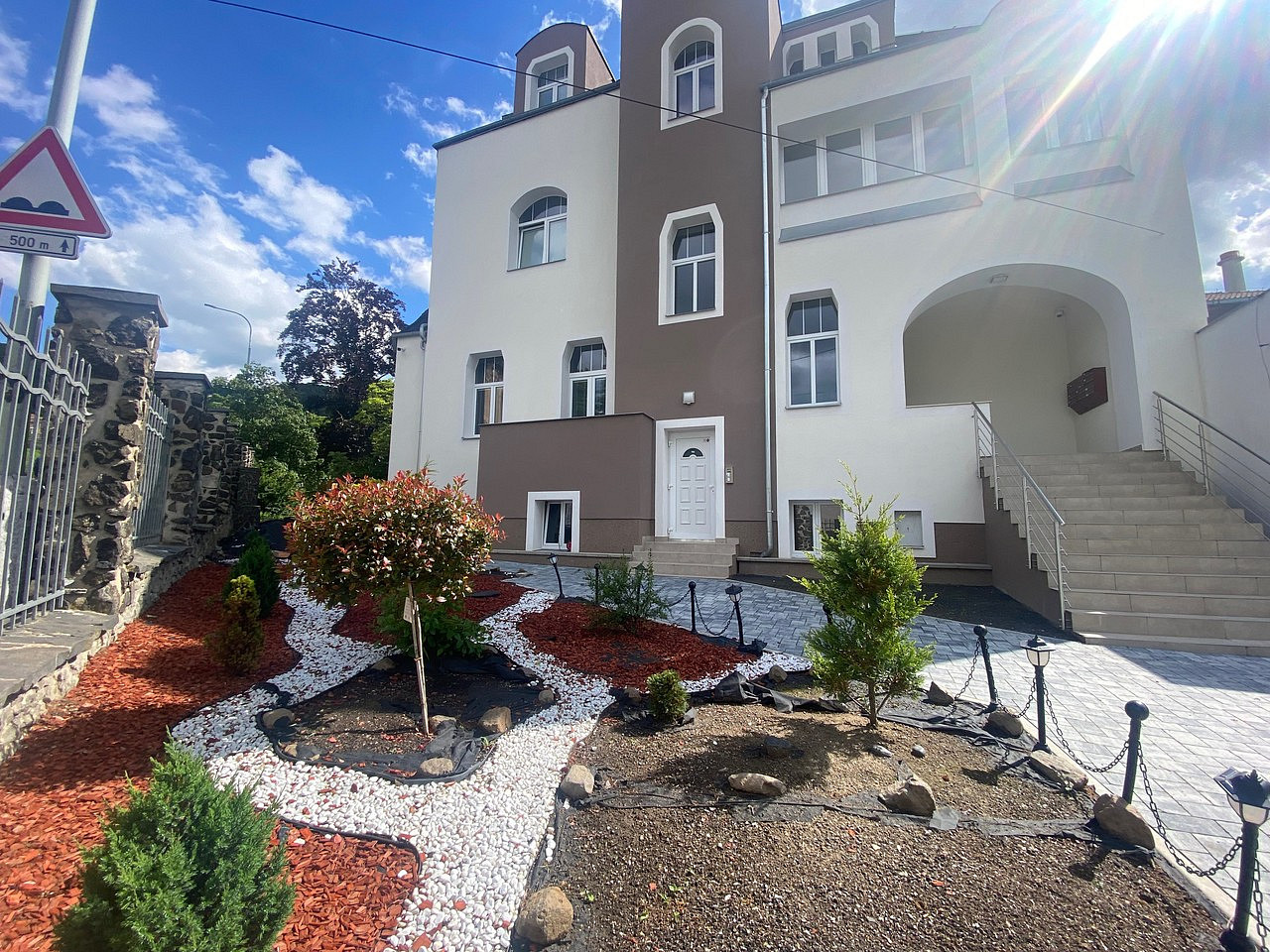 Prodej nájemního domu, činžáku 744 m² – fotografie 2