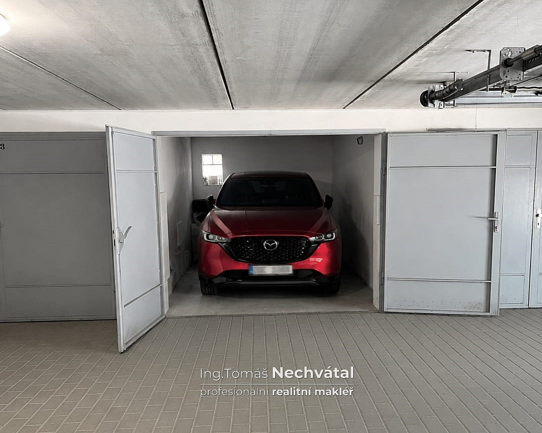 Prodej garáže, kam se vejde i menší SUV – fotografie 4