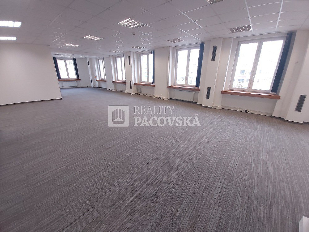 Pronájem kanceláře 136 m² – fotografie 4