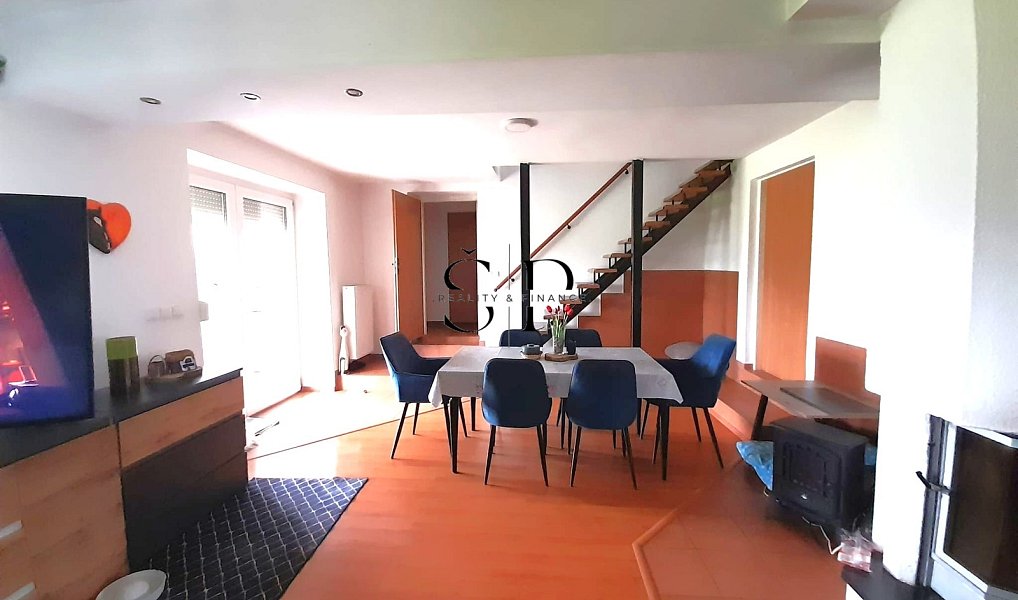 Pronájem domu 300 m² s pozemkem 2 218 m², Jesenice – náhled fotky 9