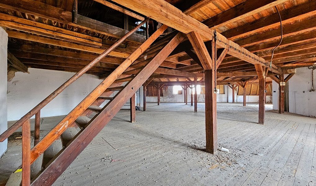 Prodej skladovacích prostor 2 000 m², Žatec – náhled fotky 17