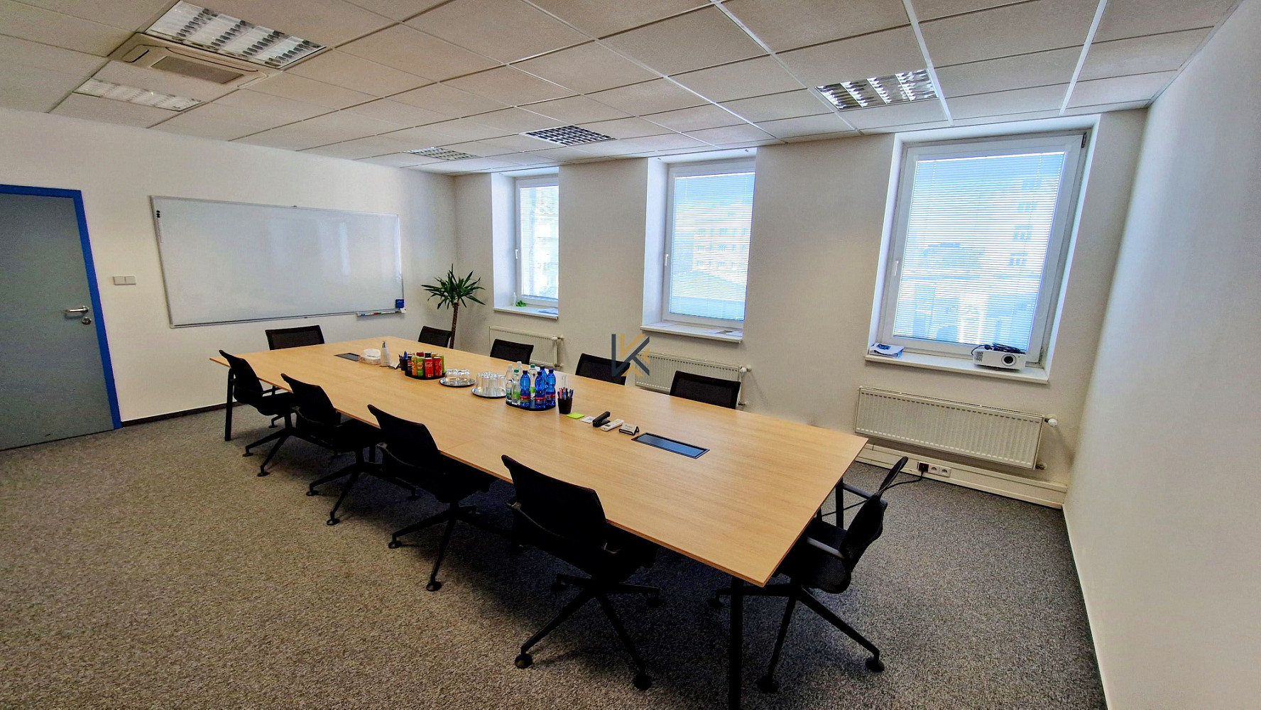 Pronájem kanceláře 191 m² – fotografie 4