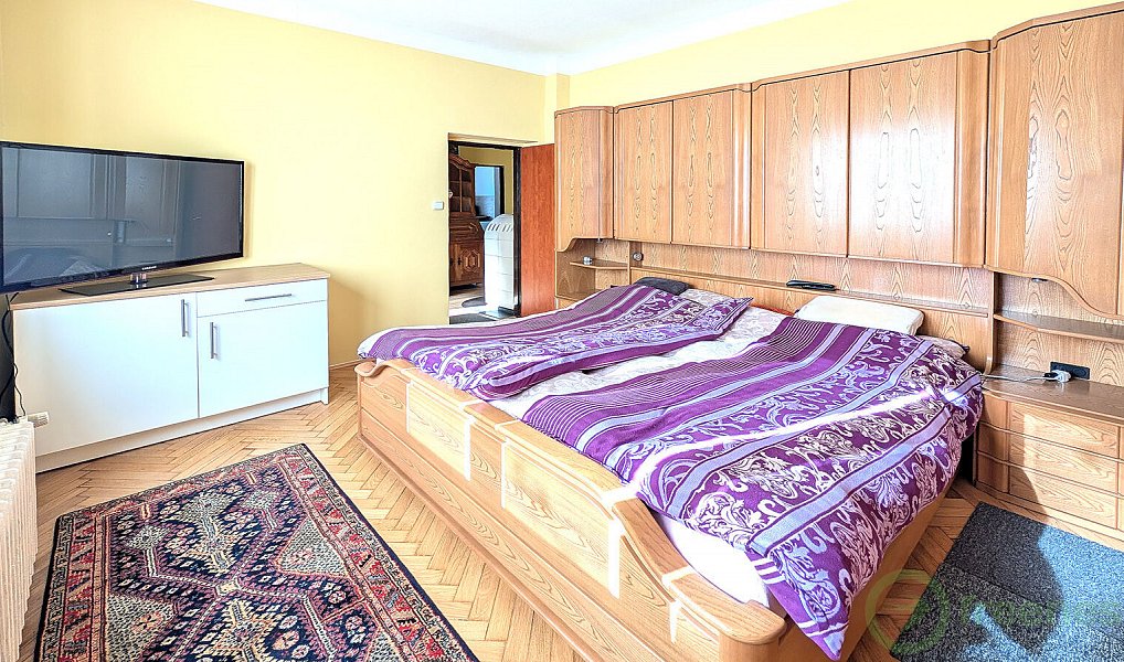 Prodej domu 216 m² s pozemkem 2 040 m², Dobřenice – náhled fotky 10