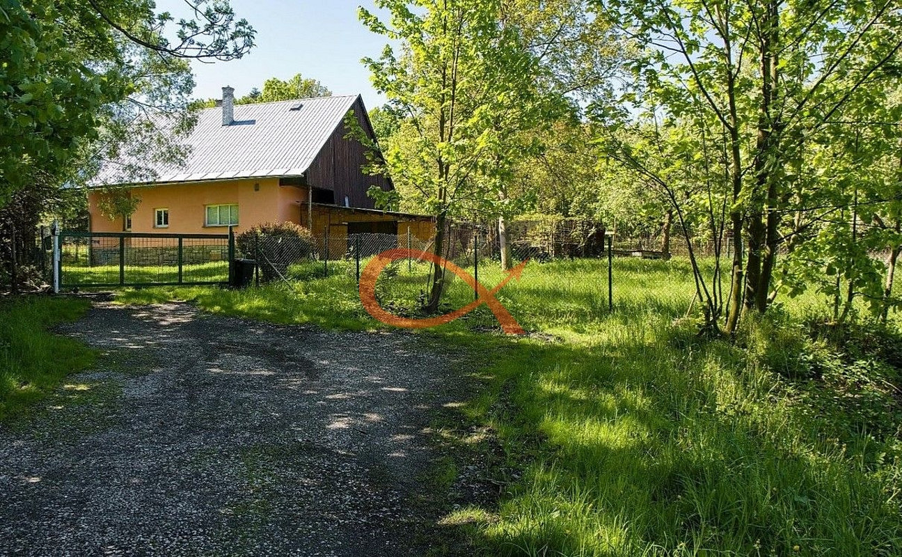 Prodej domu 200 m² s pozemkem 1 550 m²