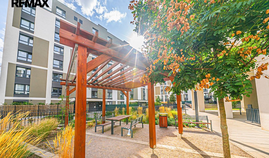 Prodej bytu 4+kk 105 m², Praha – náhled fotky 32