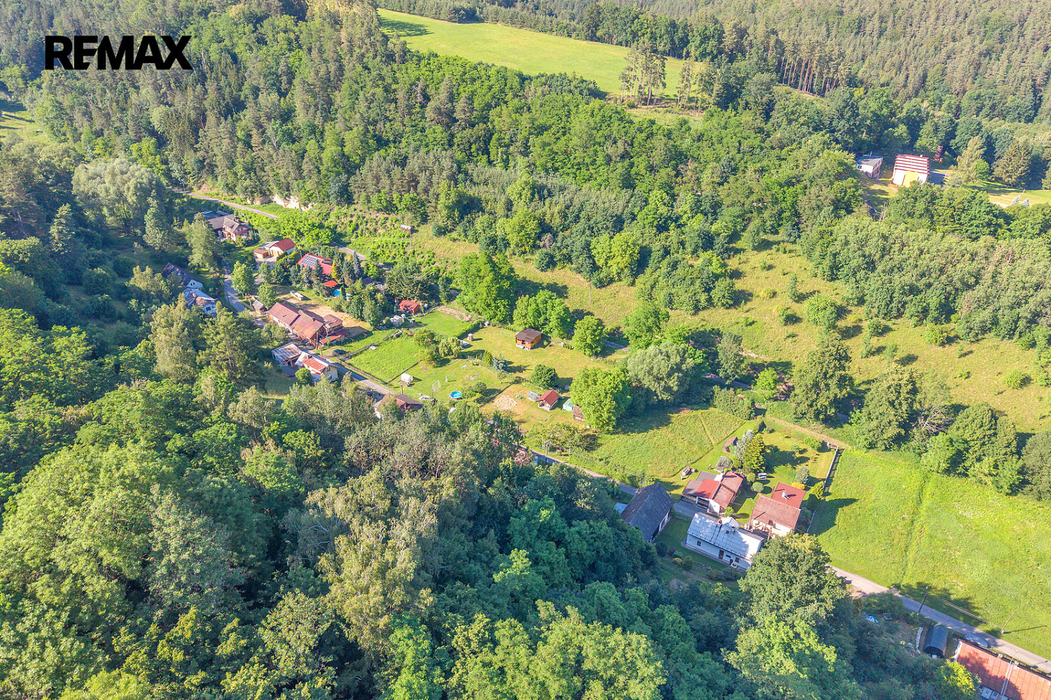 Prodej stavebního pozemku 847 m² – další