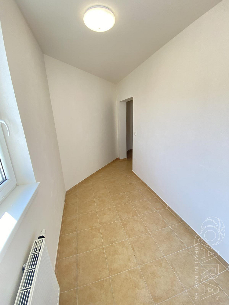 Pronájem bytu 2+kk 54 m² – fotografie 3