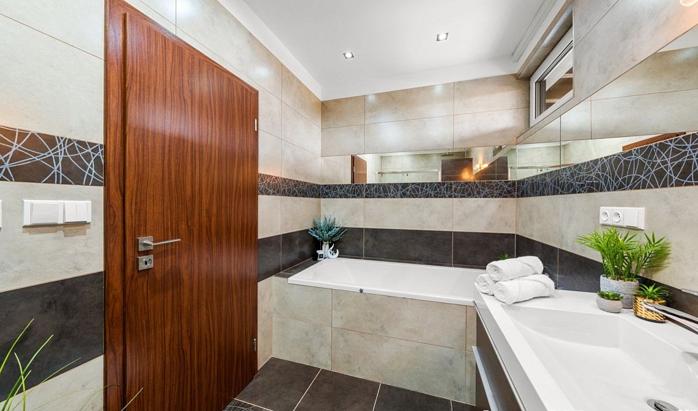 Prodej domu 121 m² s pozemkem 863 m², Mastník – náhled fotky 18