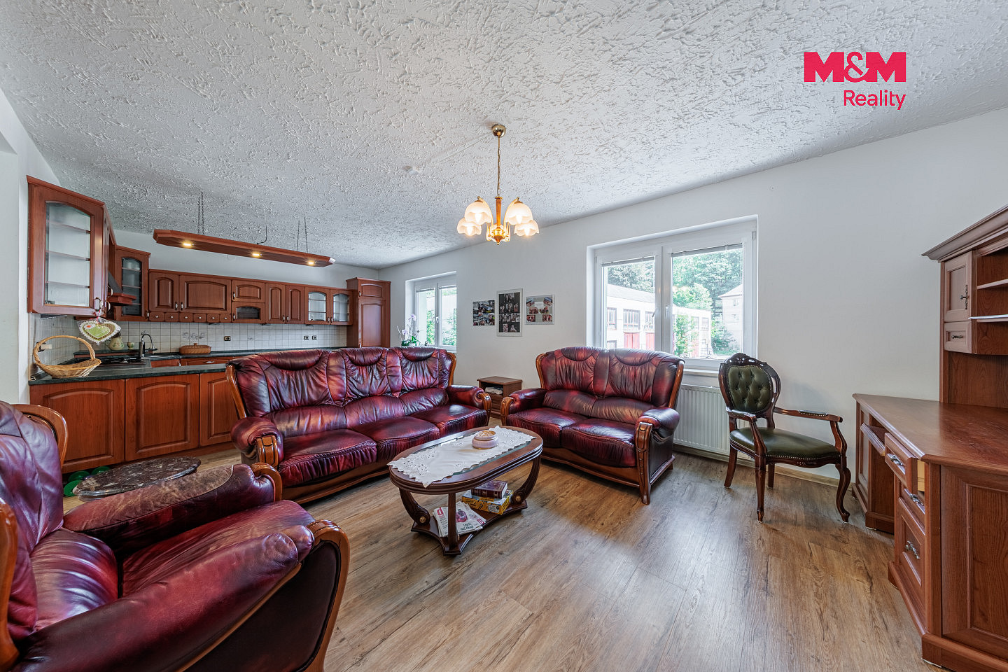 Prodej domu 300 m² s pozemkem 384 m² – fotografie 3