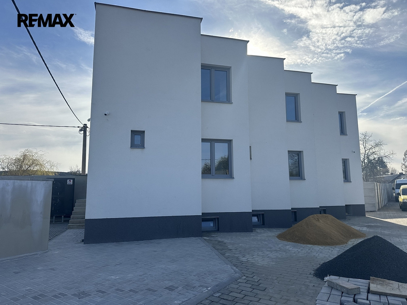 Prodej nájemního domu, činžáku 700 m²